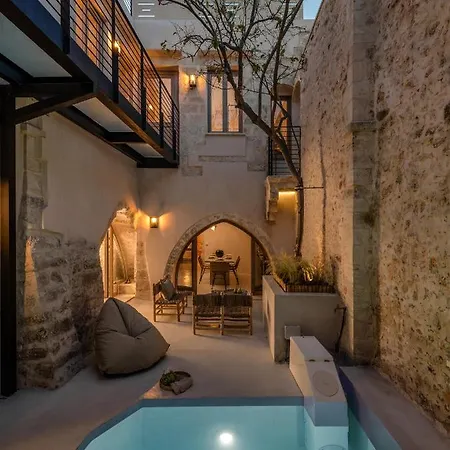 Old Town Luxury With Private Pool And Terrace ヴィラ *