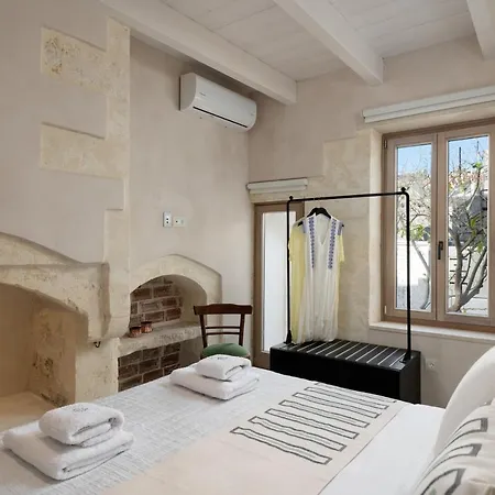 Old Town Luxury With Private Pool And Terrace レティムノ